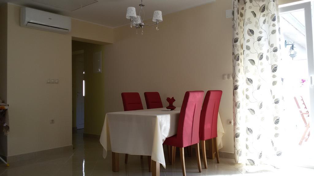 Apartman Viktorija Apartment Vodice Bagian luar foto